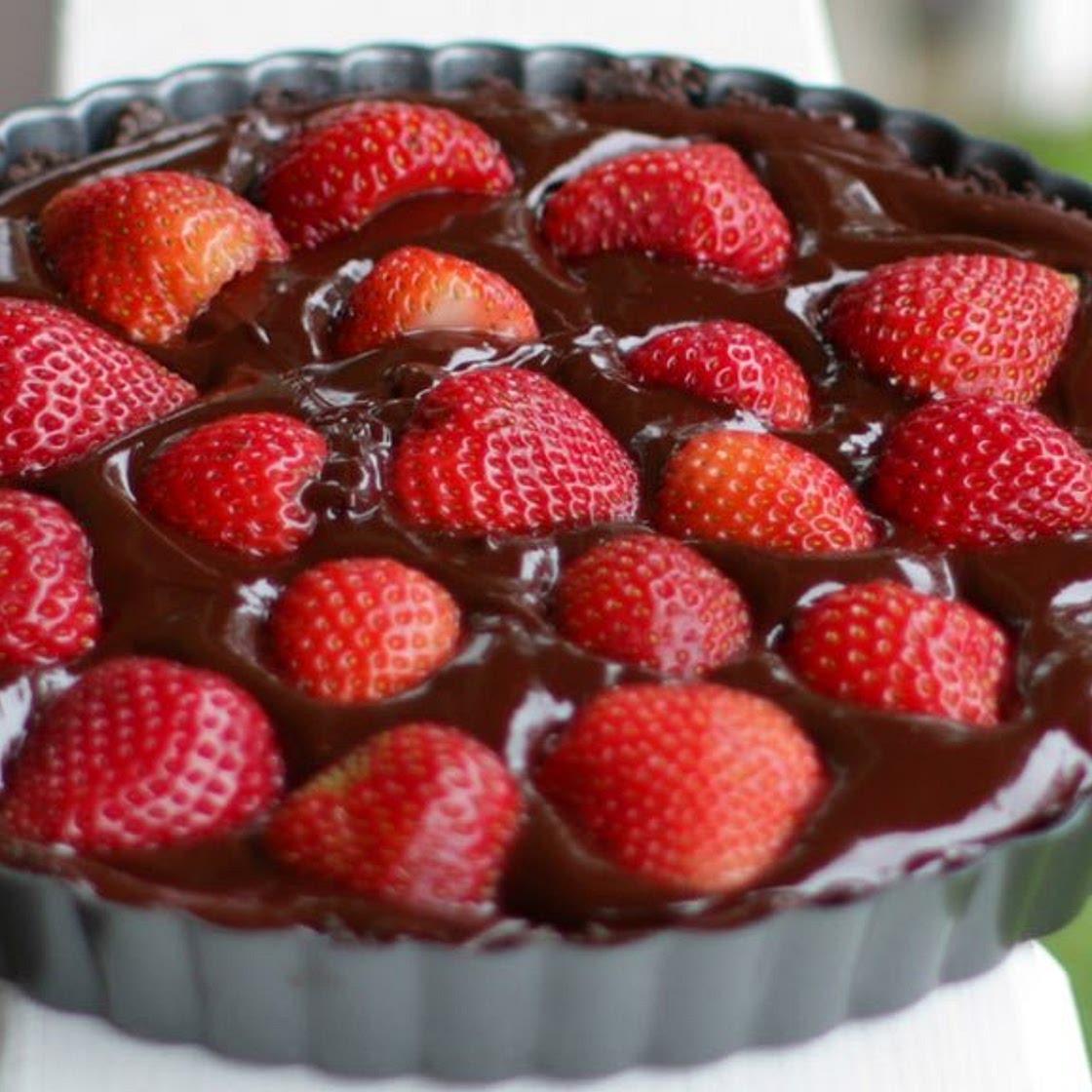 No Bake Gluten and Dairy Free Chocolate Strawberry Tart