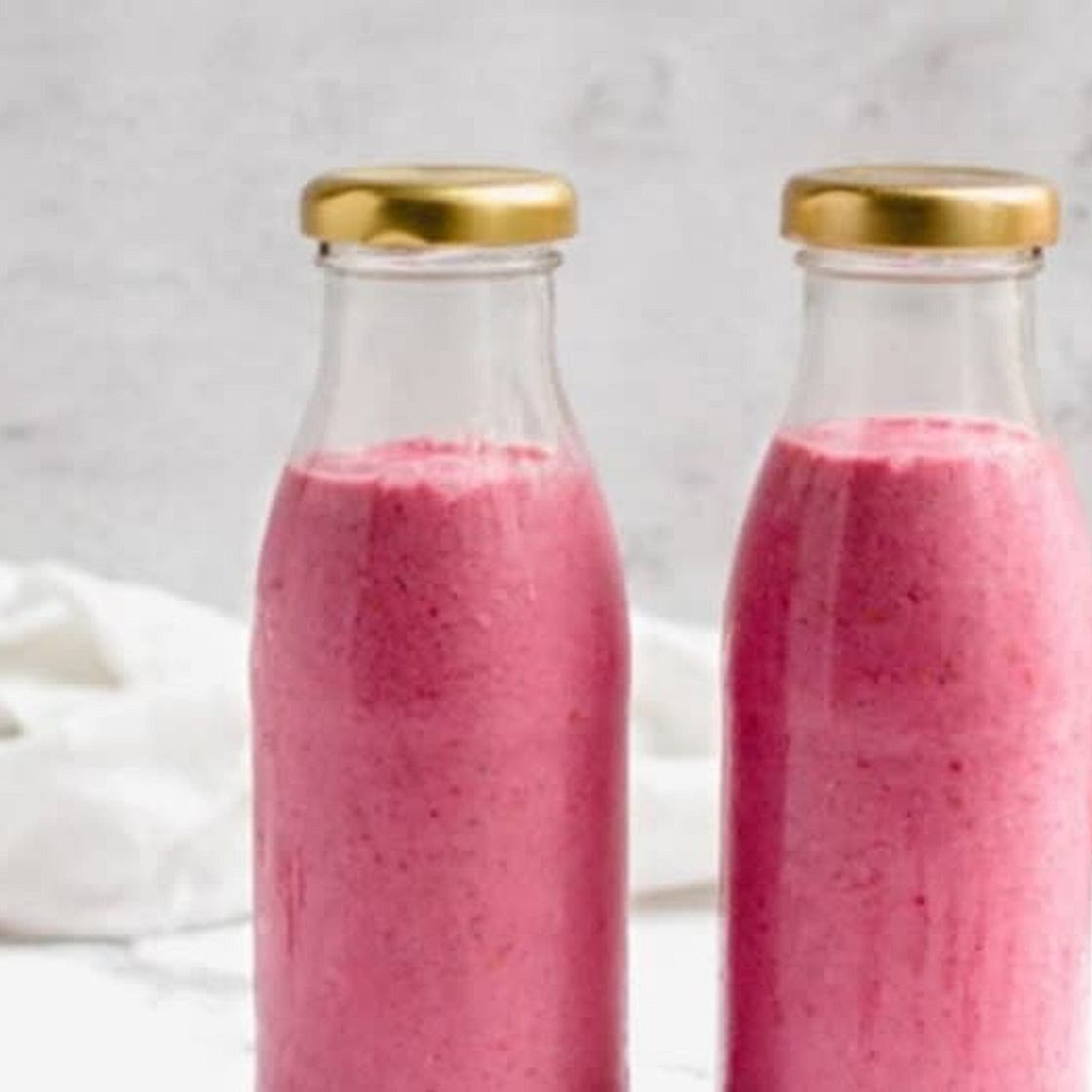 Raspberry chia smoothie