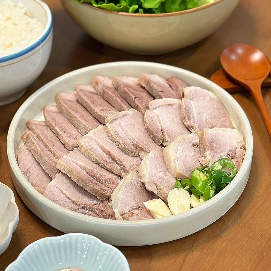 앞다리살 수육 맛있게 삶는법