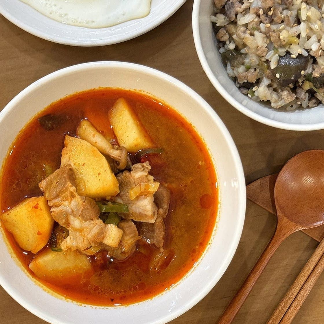 돼지고기 고추장찌개 레시피