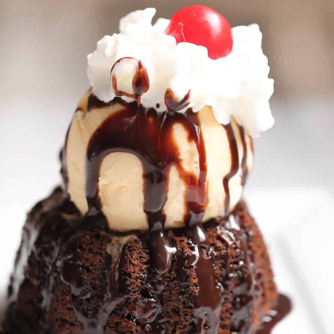 Copycat Chili’s Molten Lava Cake Recipe