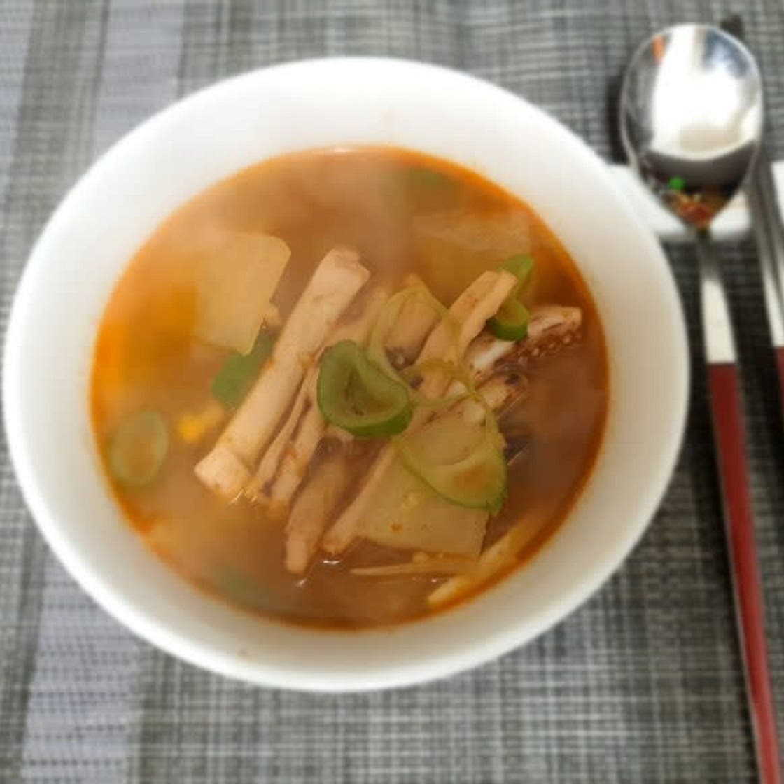 얼큰한 오징어국