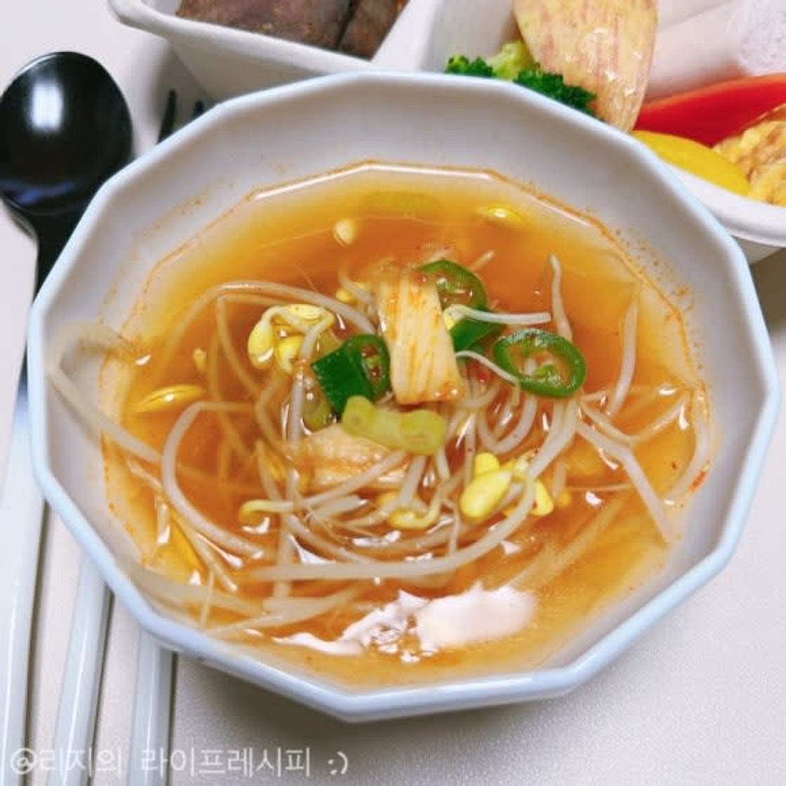 김치콩나물국 만드는법 시원한 콩나물김치국 간단한 아침국 김치국 끓이는법