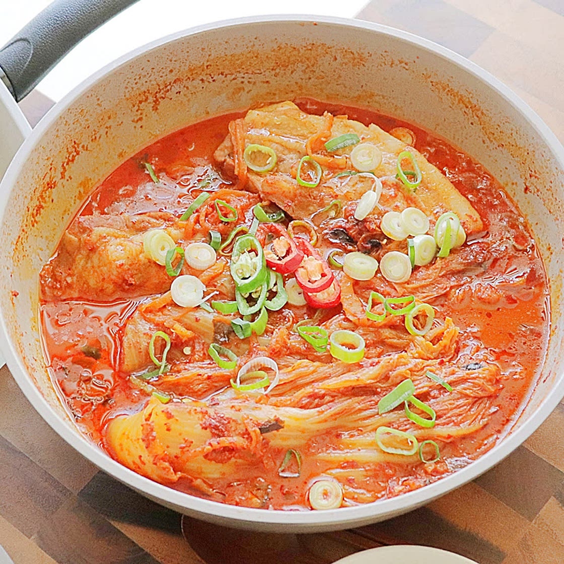 통삼겹살 김치찜