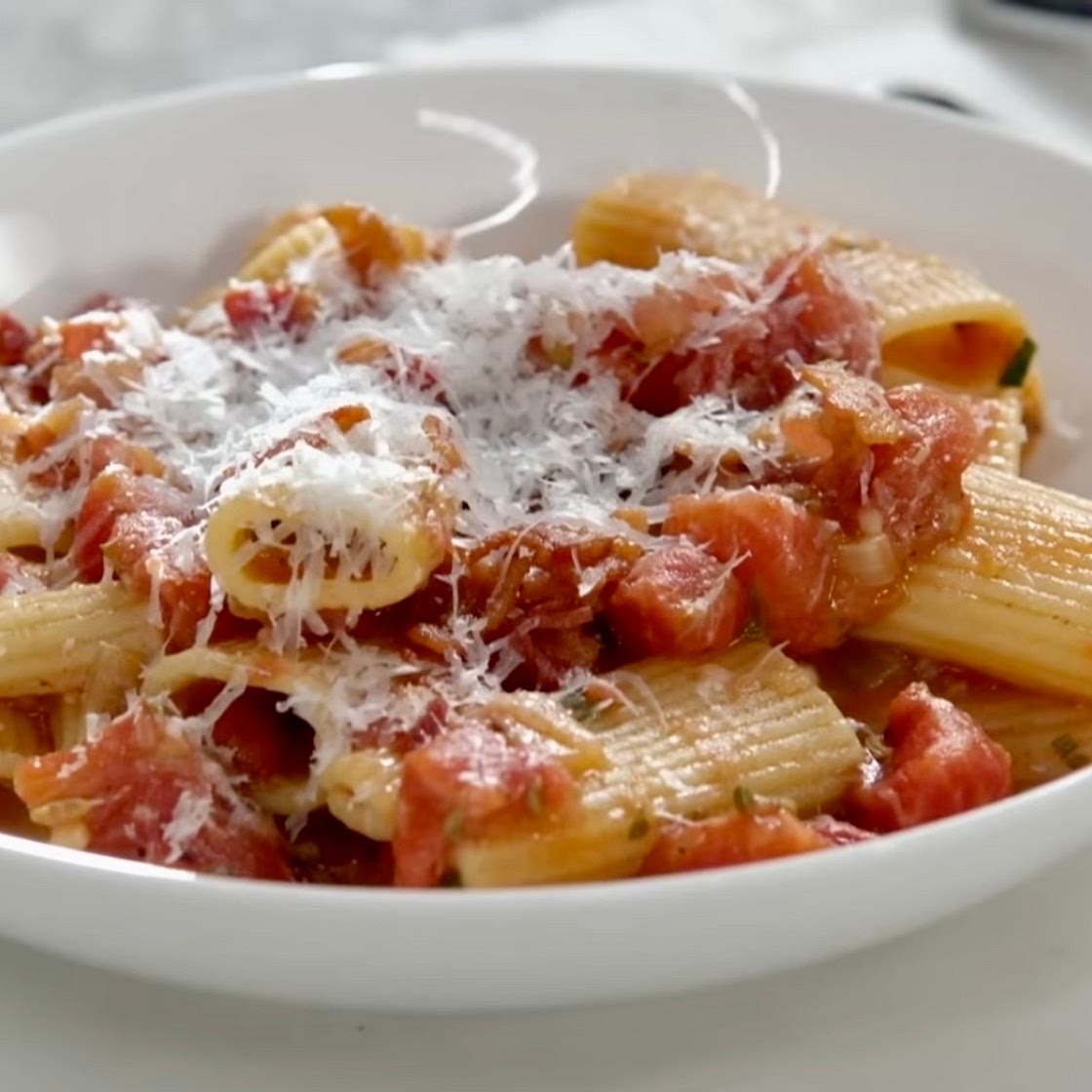 One-Pot Pasta with Tomatoes, Bacon, and Fennel