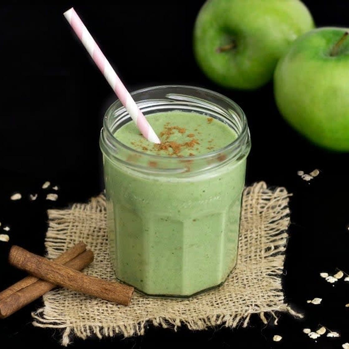 Green apple pie smoothie