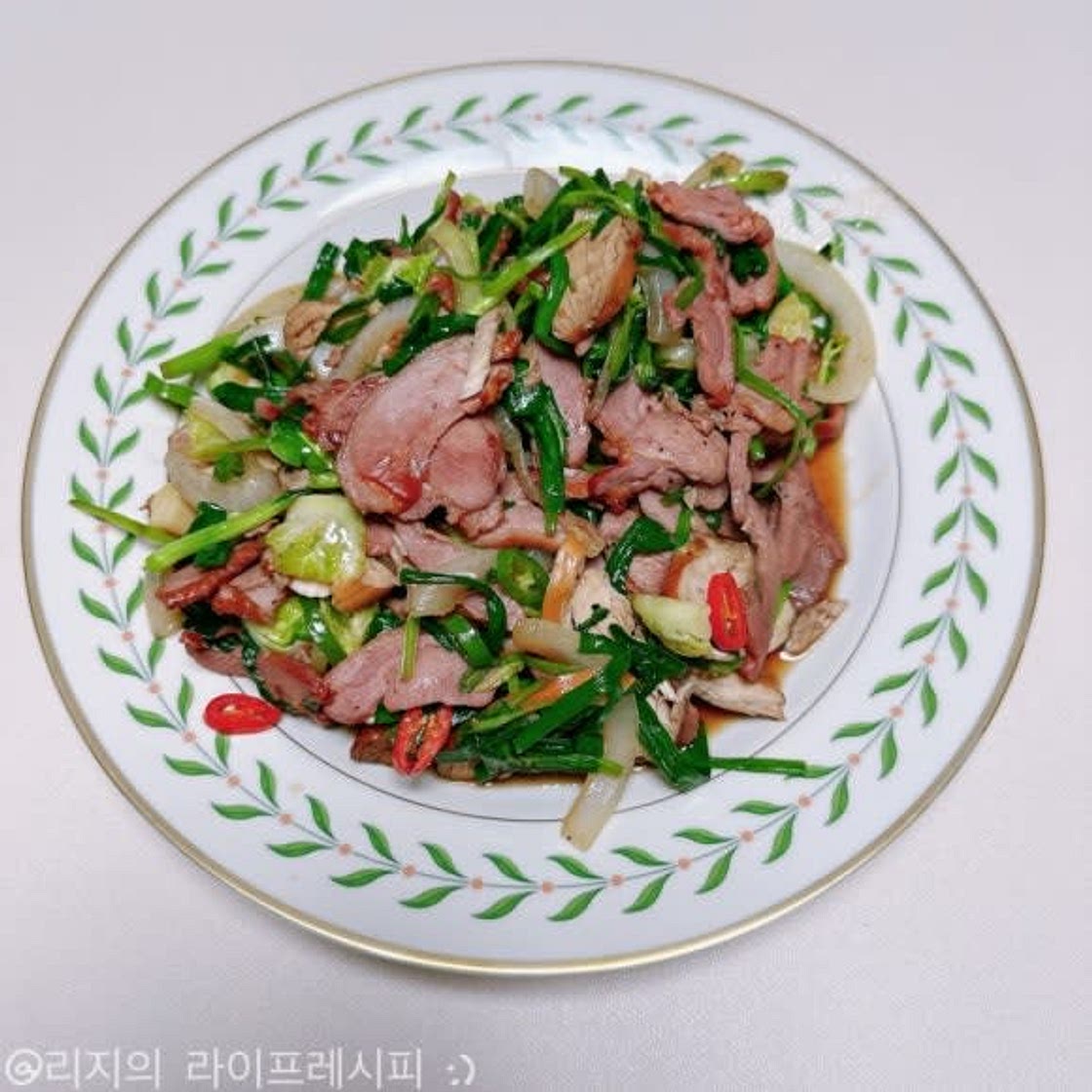훈제오리요리 간장 활용 훈제오리부추볶음 오리고기 반찬 추천
