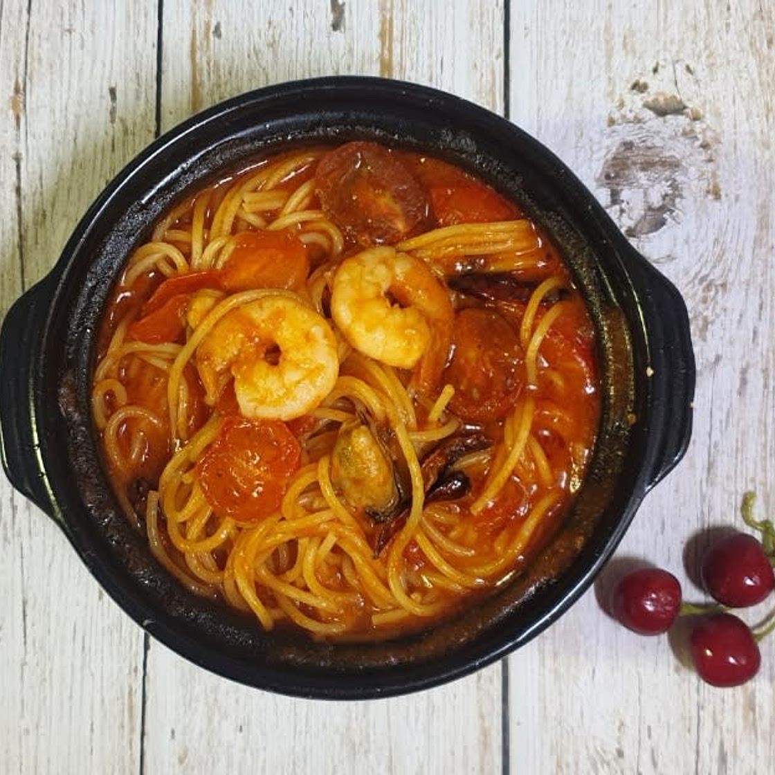 얼큰하게 맛있는 고추장 뚝배기 파스타 만들기