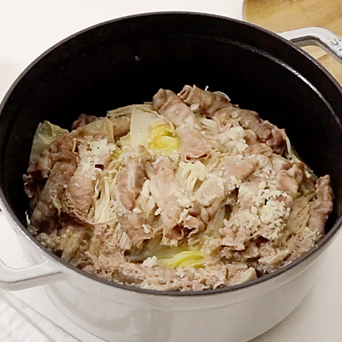 돼지고기 배추술찜