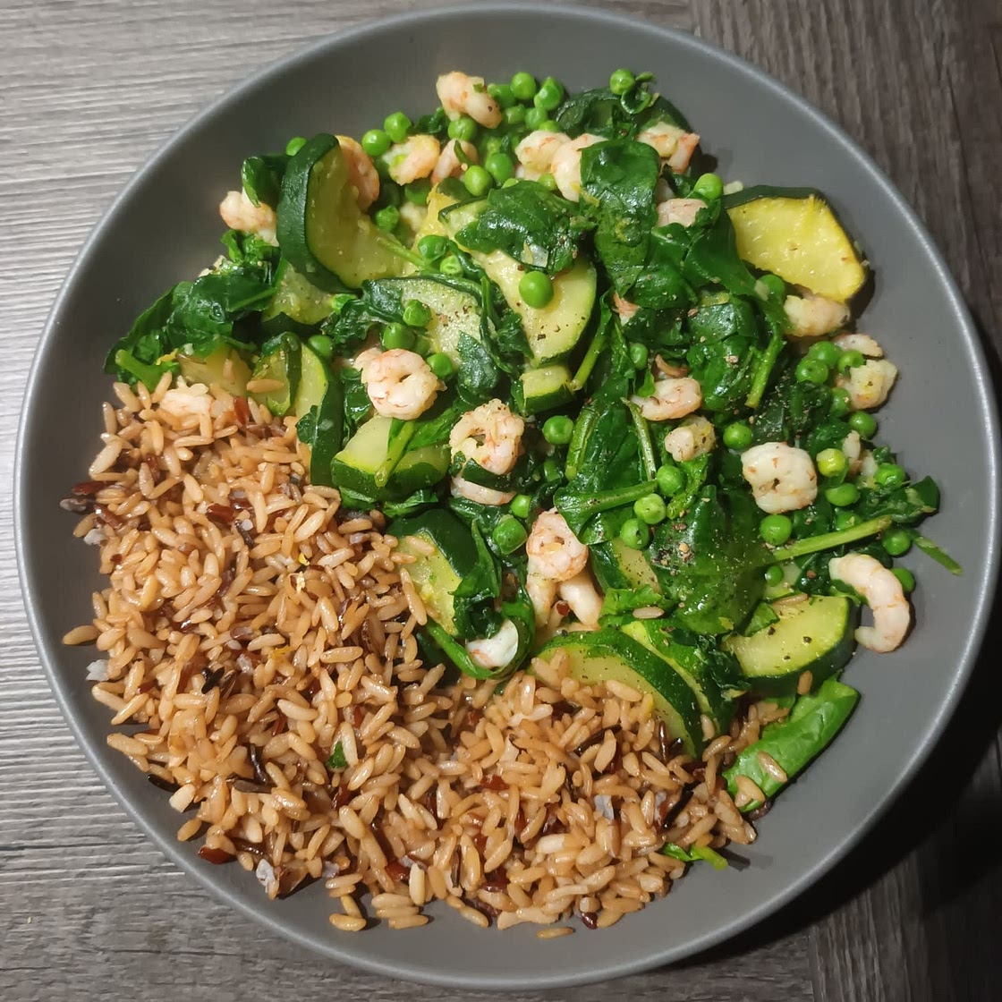 Garlic prawn, courgette and lemon pan fry