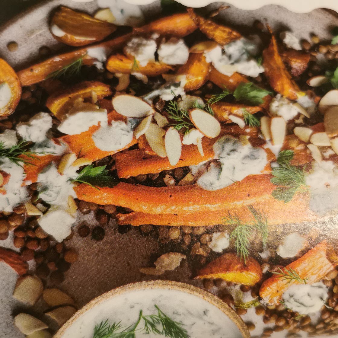 Salade de lentilles, carottes et betteraves, sauce yaourt aux herbes
