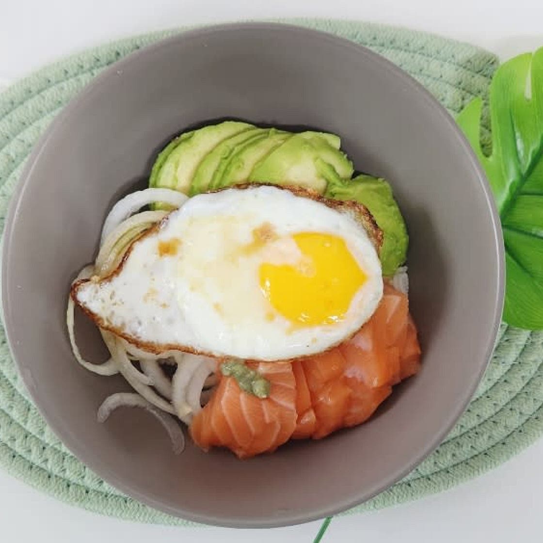 연어 아보카도 덮밥