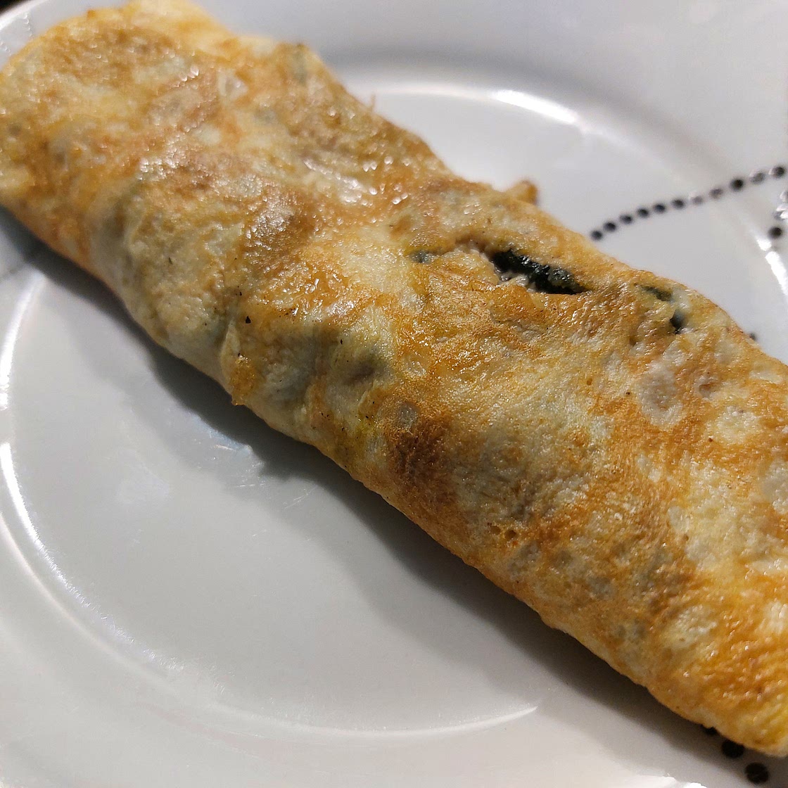 Omelette - zucchini and mozzarella