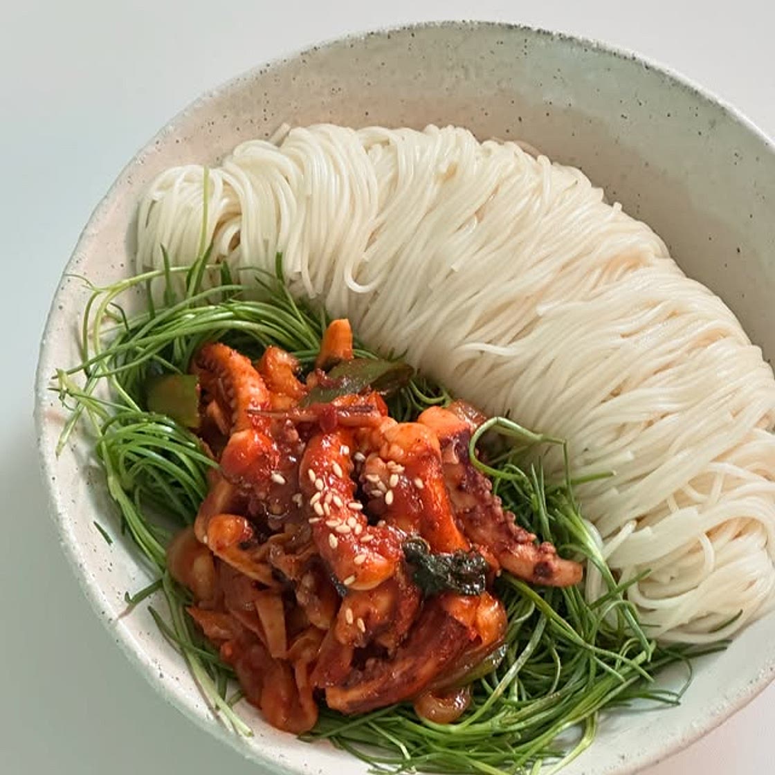 오징어볶음과 소면