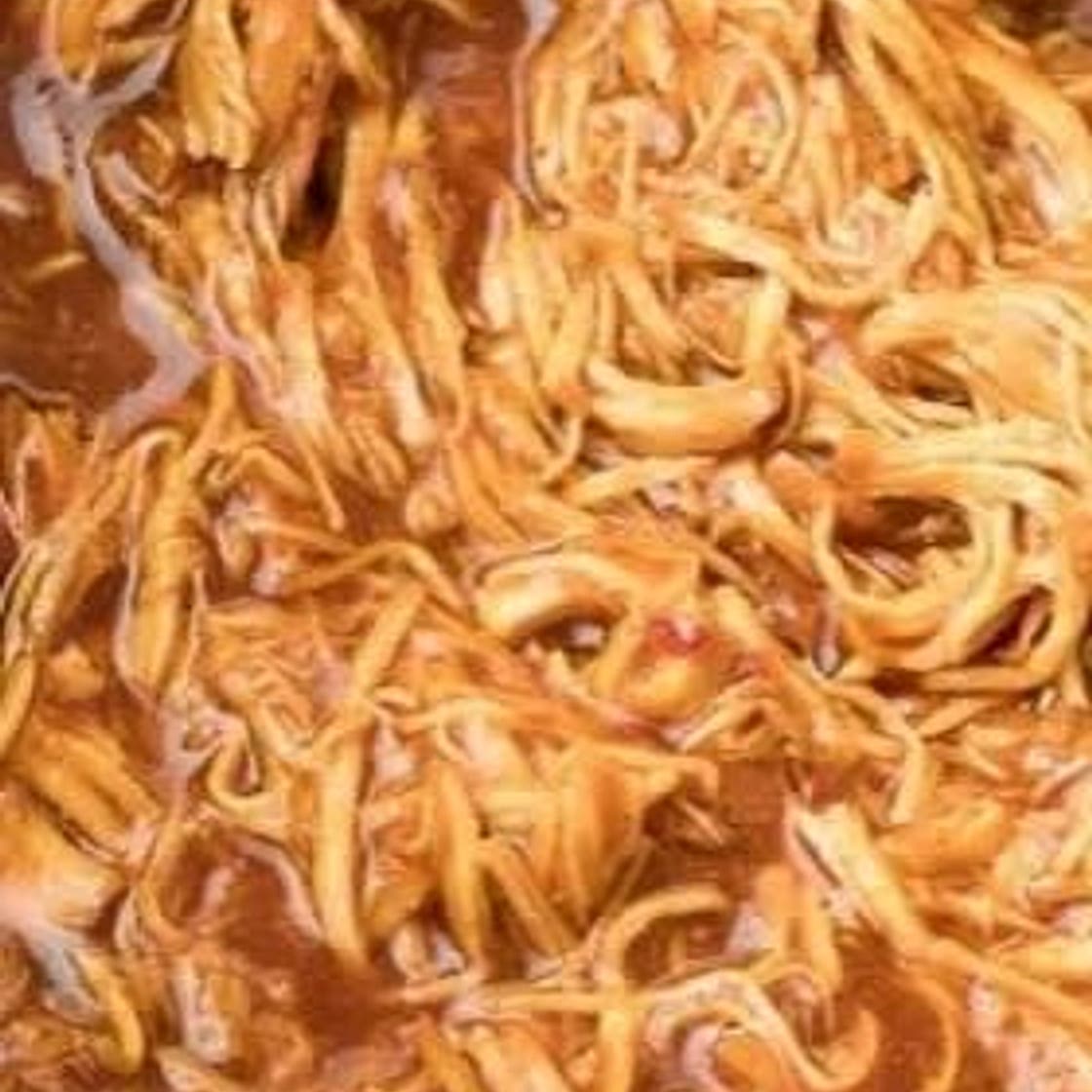 Easy Crock Pot Pulled Chicken Sandwhiches