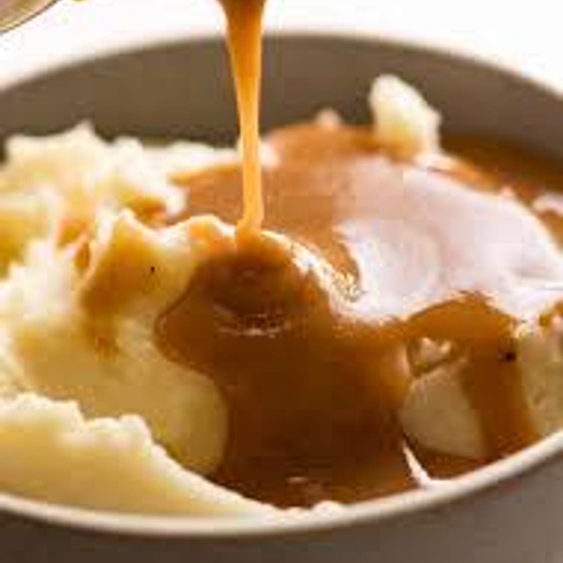 Creamy Mashed Potatoes and gravy (Claudia)