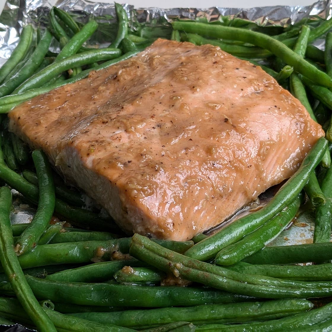 Maple and Miso Sheet-Pan Salmon With Green Beans