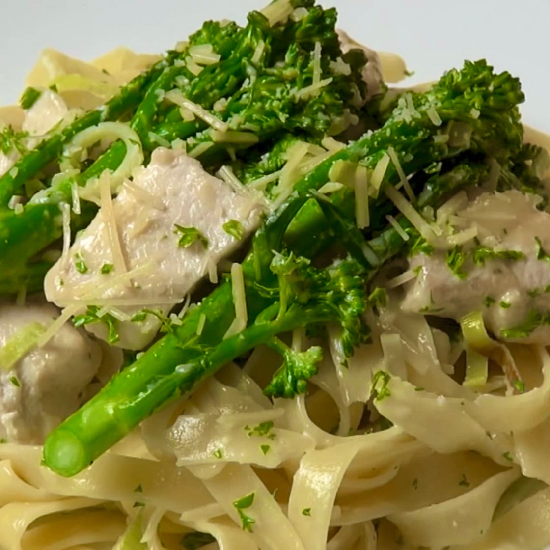 Creamy Chicken Leek Pasta – Quick Healthy Recipe