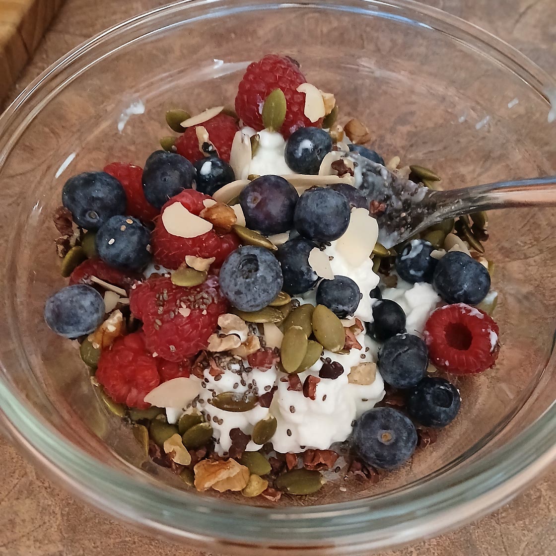 Cottage cheese breakfast bowl