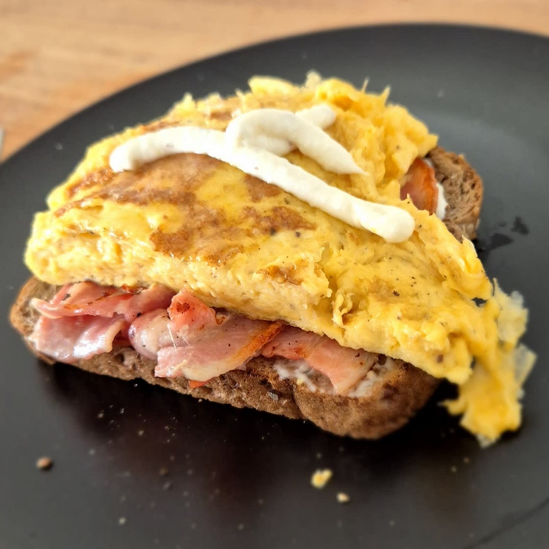 How to Make Fluffy Moist Scrambled Eggs