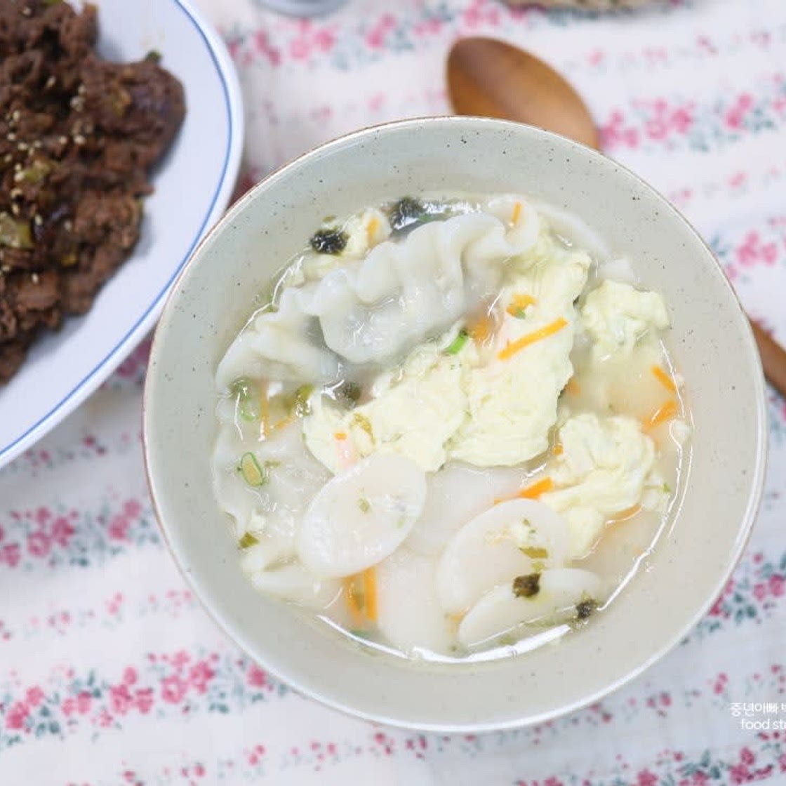 사골떡만둣국 끓이는법 사골떡국 만들기