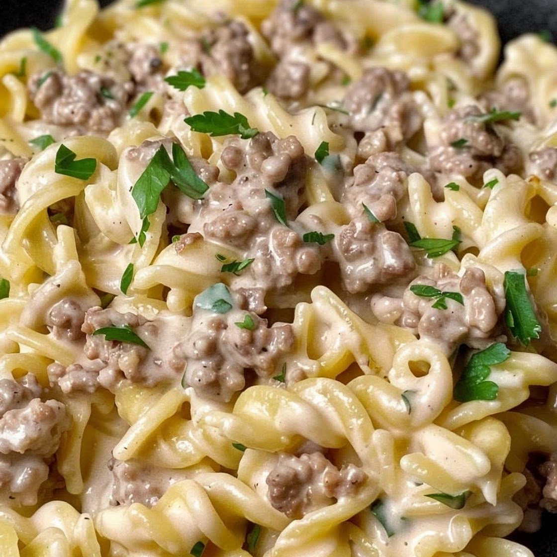 Cremige Alfredo-Pasta mit Hackfleisch 🍝