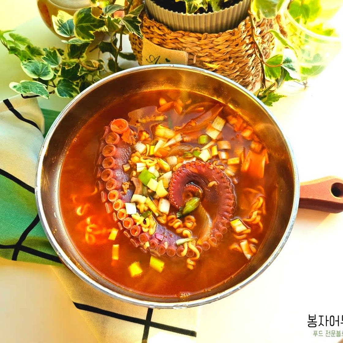 자숙 문어 요리- 문어숙회와 문어라면