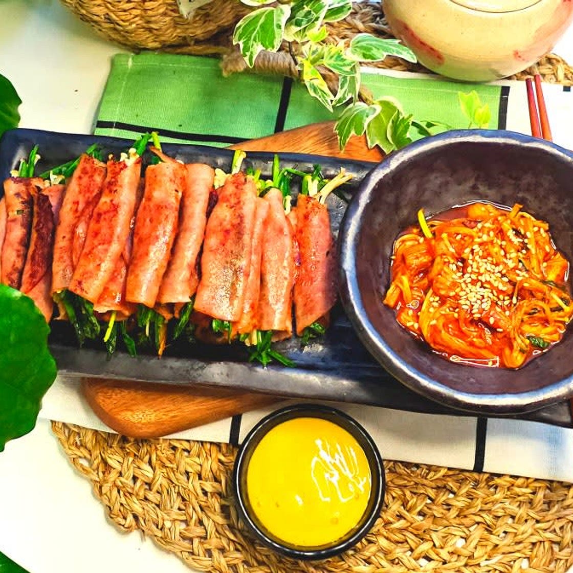 훈제 오리고기와 팽이버섯 볶음