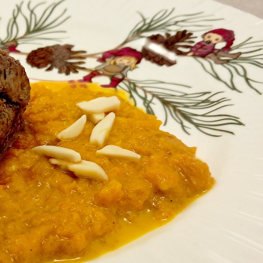Carrot Purée with Toasted Almonds