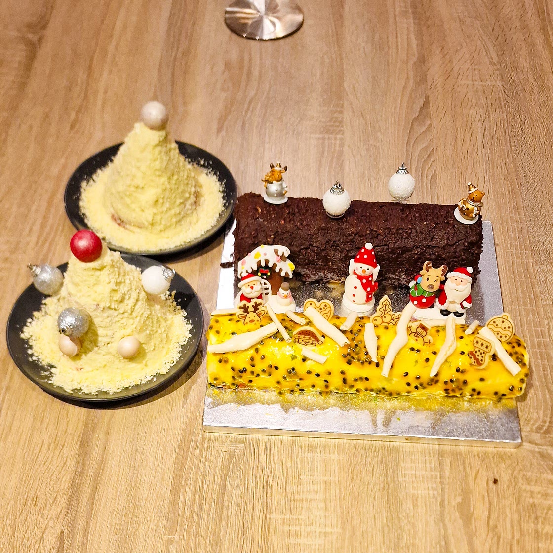 Christmas cake au chocolat blanc et aux framboises pépins