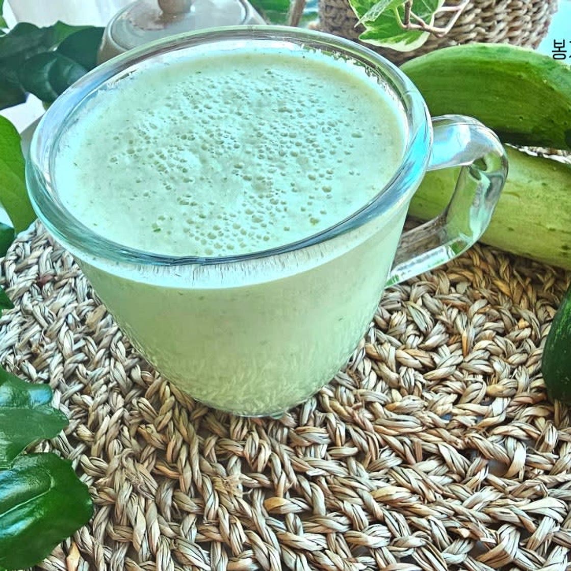 아침 간편식 다이어트 오이 배 주스