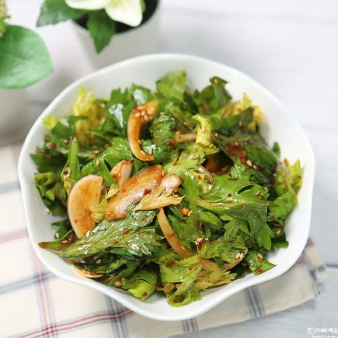 샐러리 잎 겉절이