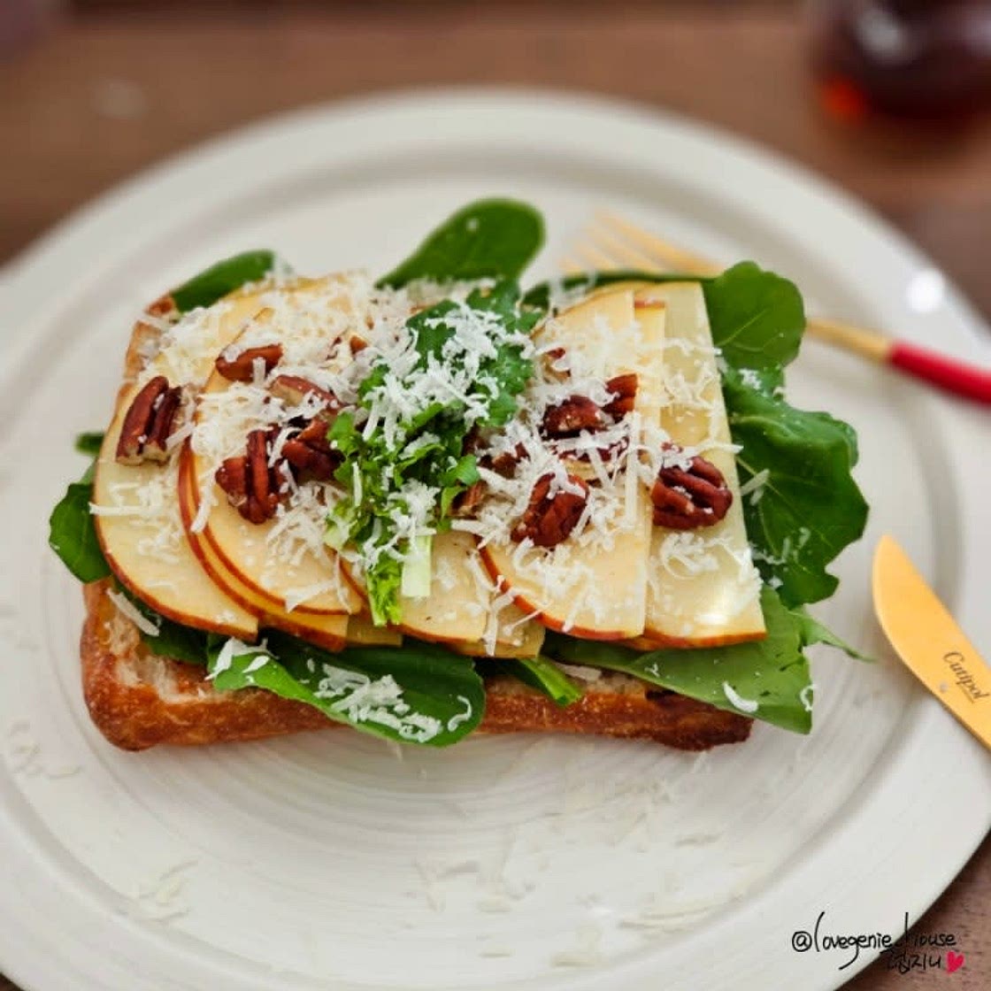 사과 오픈 치아바타 샌드위치