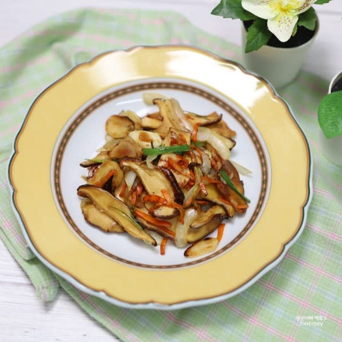 쫄깃한 건표고버섯볶음