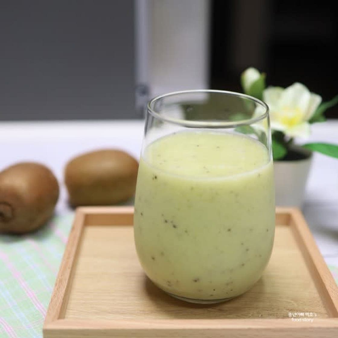 사과키위주스 (키위에이드)