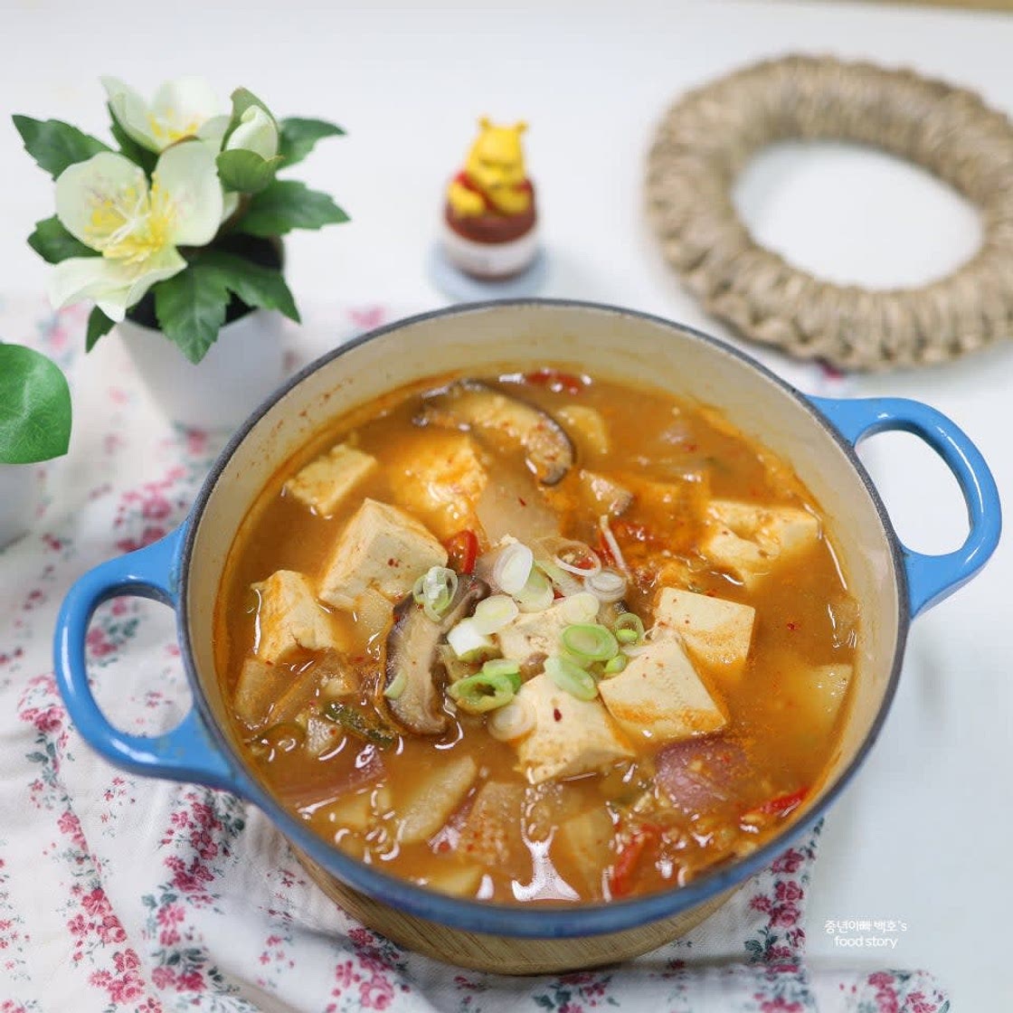 두부된장찌개 맛있게 끓이는법 만드는법 백종원 된장찌개 재료 쌈장 무 표고버섯