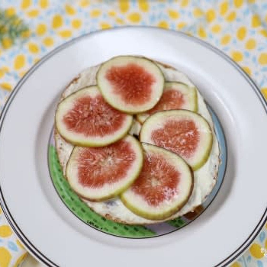 생 무화과 샌드위치