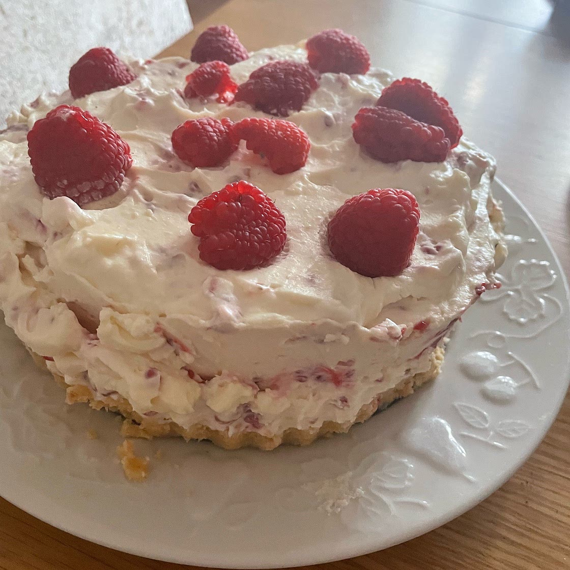 Raspberry and White Chocolate No Bake Cheesecake