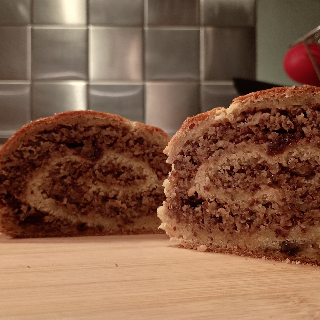 Orahnjaca Croatian Walnut loaf (made with hazelnuts)
