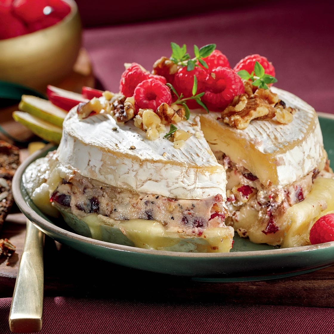 Brie farci aux canneberges et noix