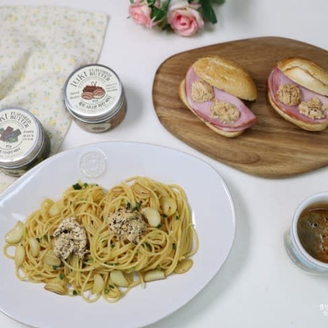 올리브오일 파스타와 잠봉뵈르 샌드위치