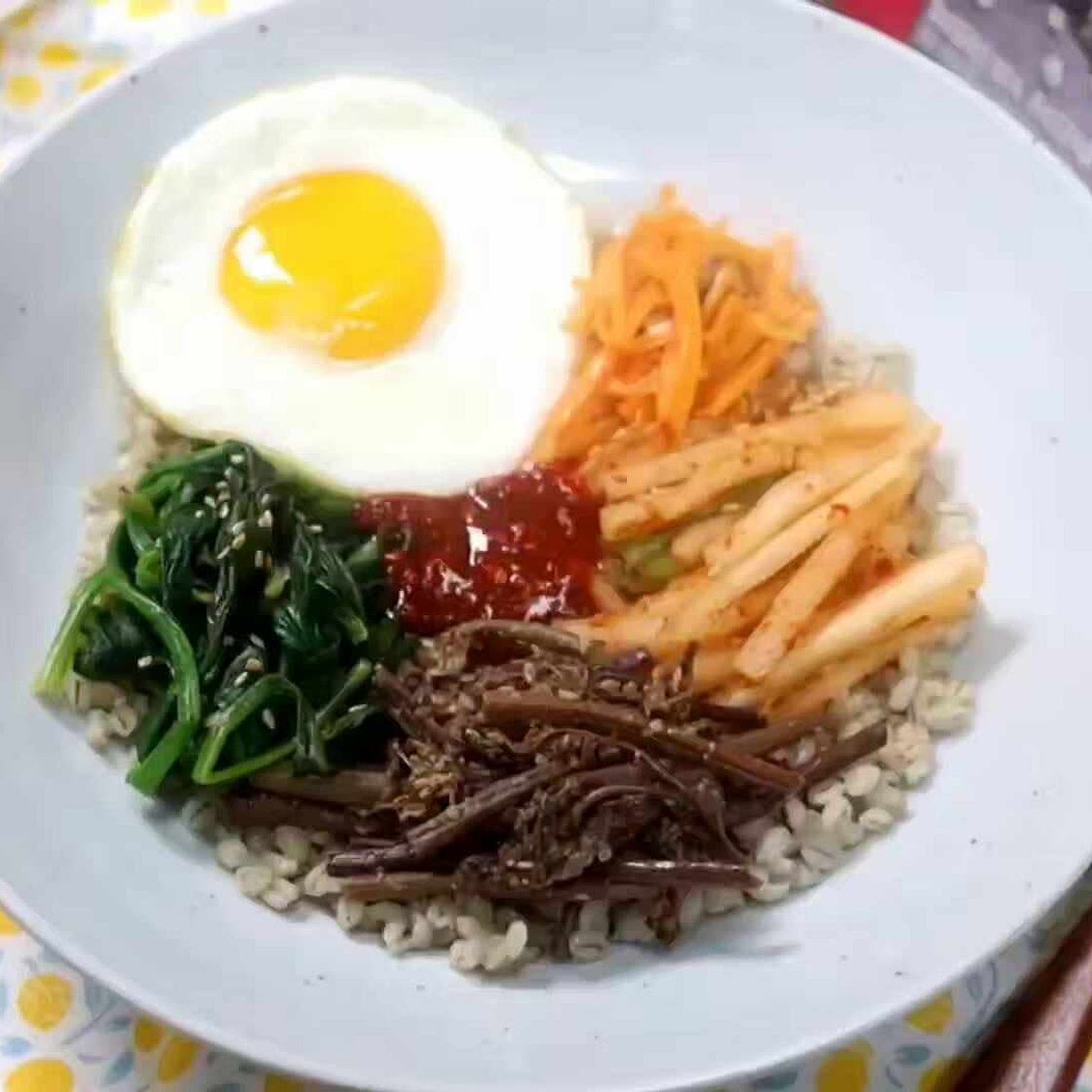 찰보리밥 나물비빔밥