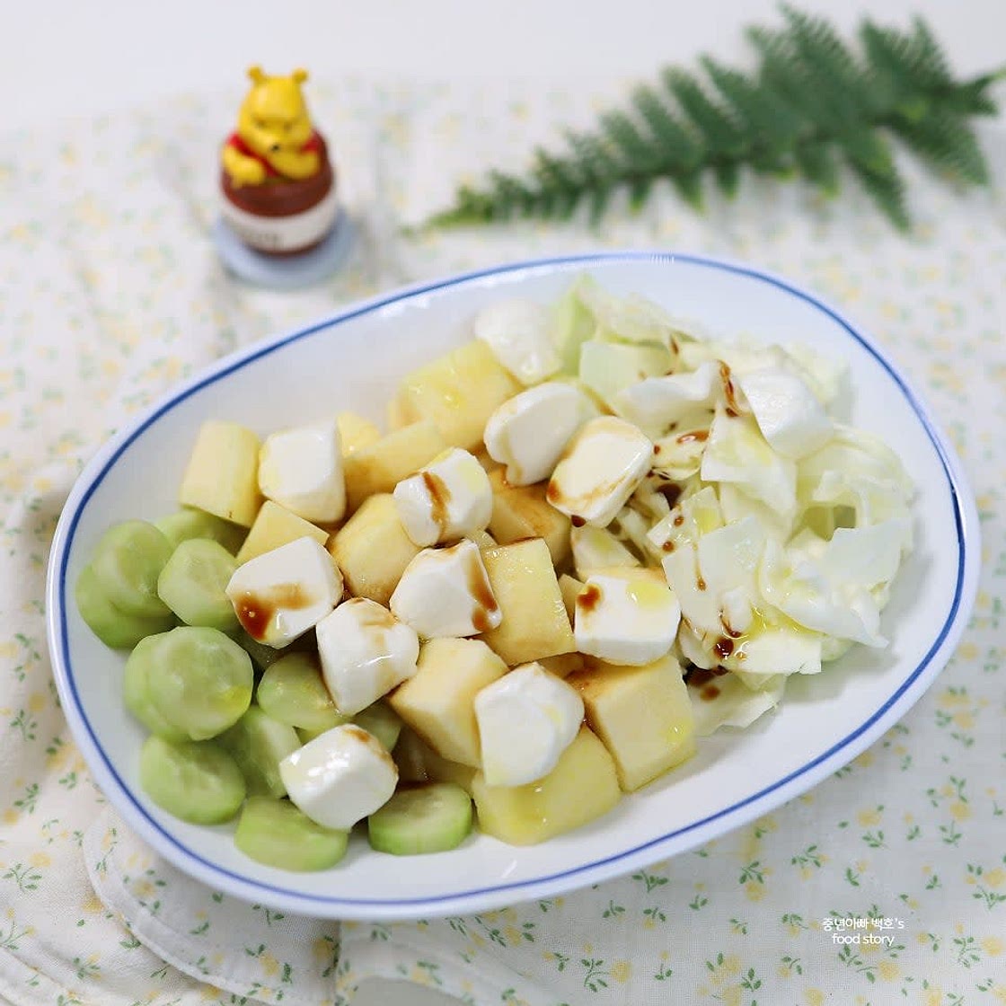 사과양배추 생모짜렐라치즈 샐러드