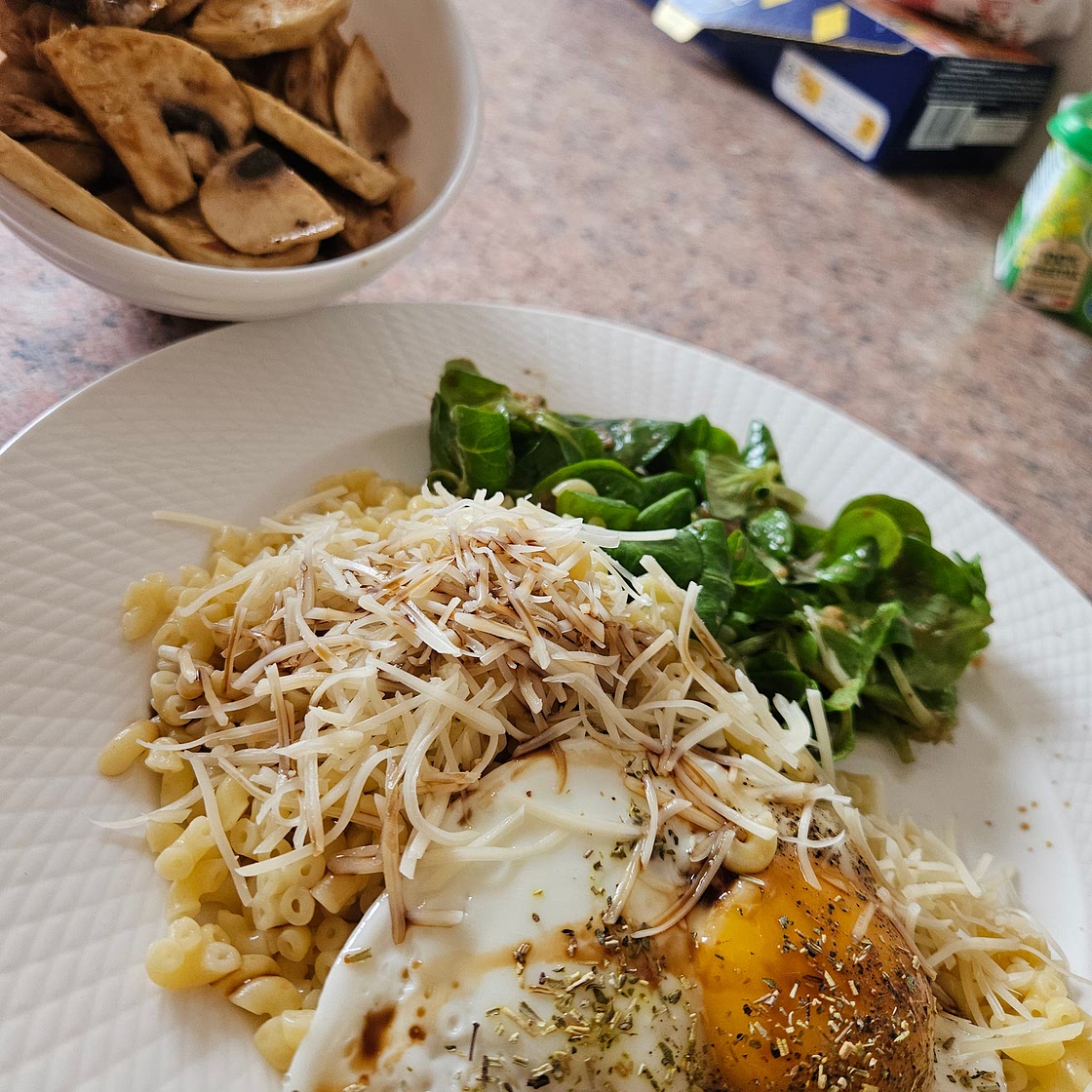 Pâtes œufs salade