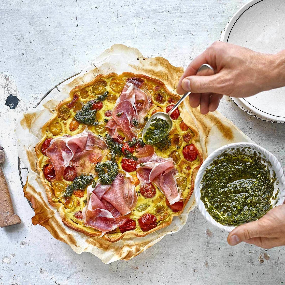 Cherry-Tomaten-Quiche mit Basilikumpesto