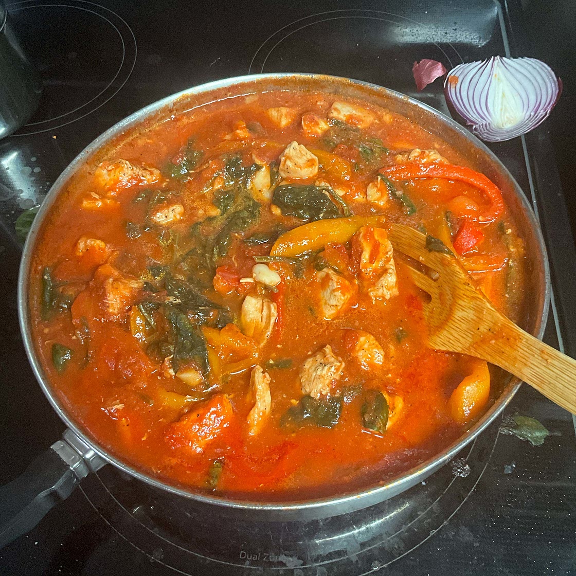 Creamy Spinach and Pepper Chicken - Join Your Life