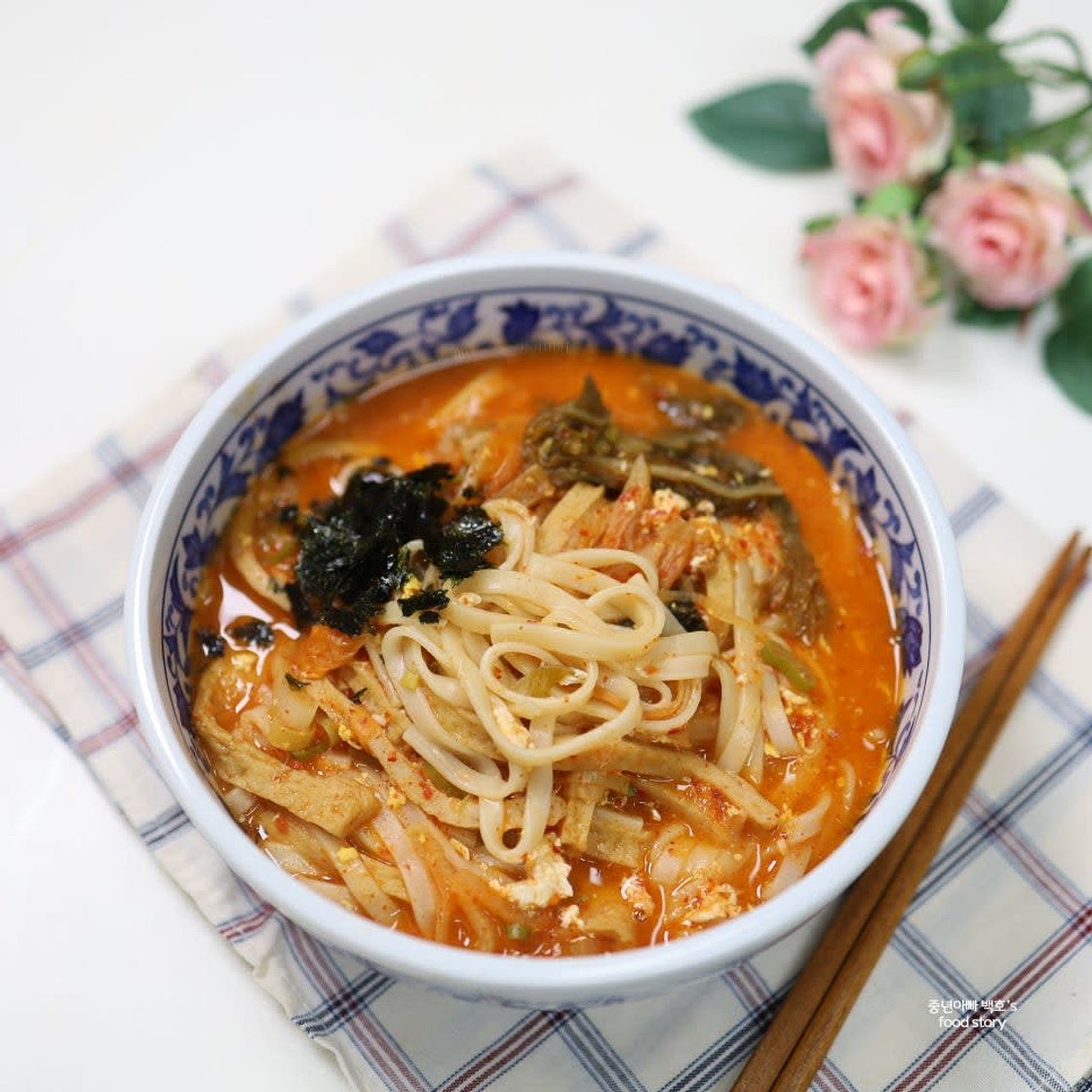 김치 칼국수 끓이는법 얼큰이칼국수 면 삶기 육수 만드는법