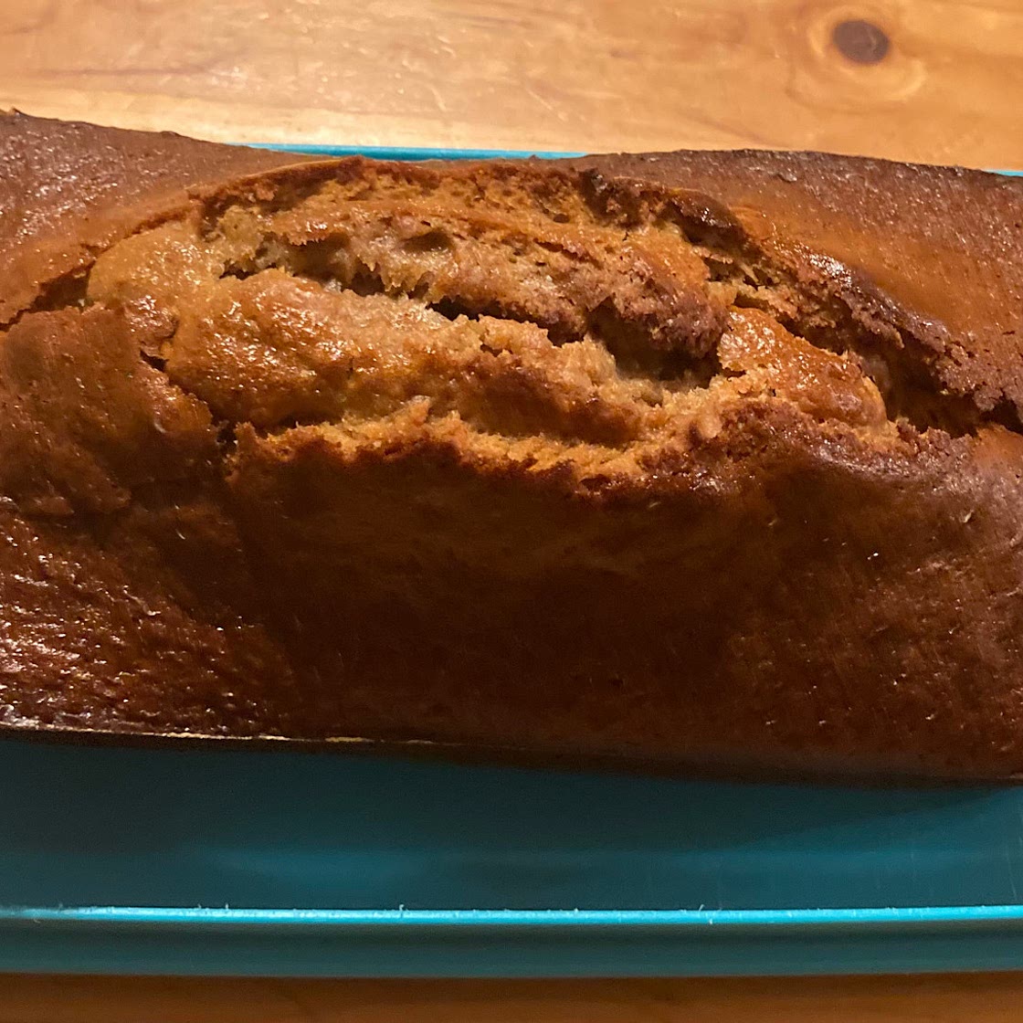 Pain d’épices moelleux à la crème et au miel