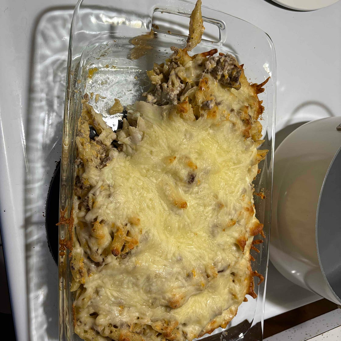 Cheesy ranch ground beef pasta bake