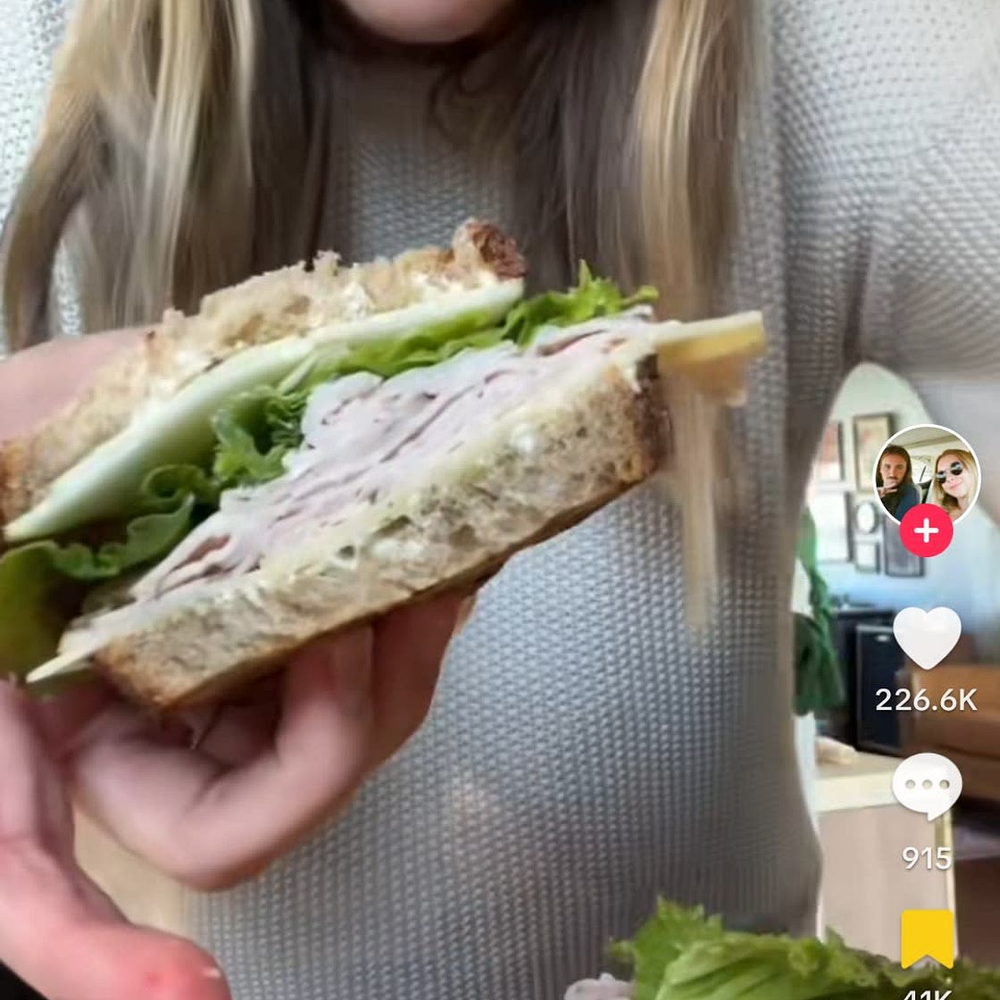 Turkey Apple Sandwich